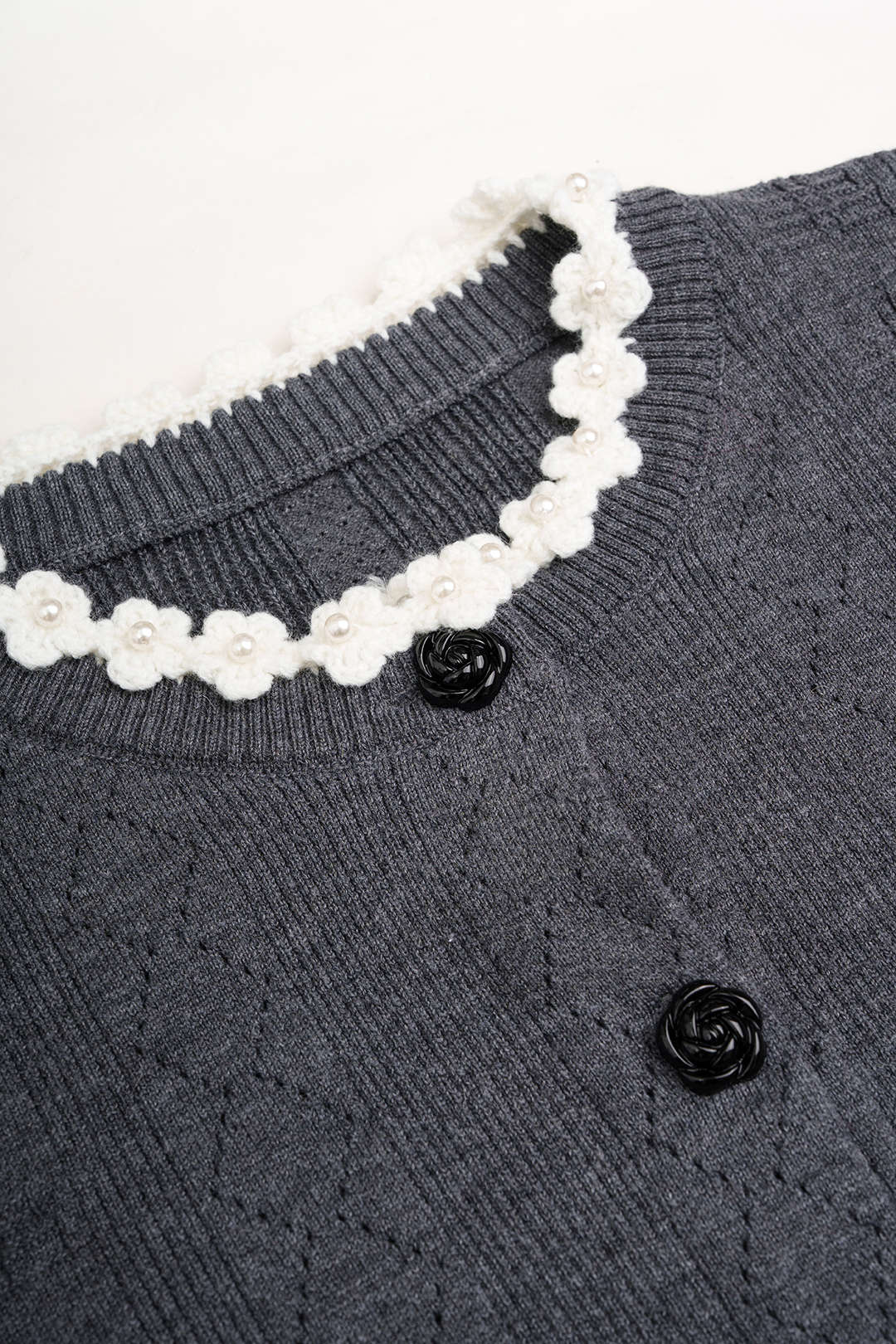 Rosa - Gebreid vest met knoopjes