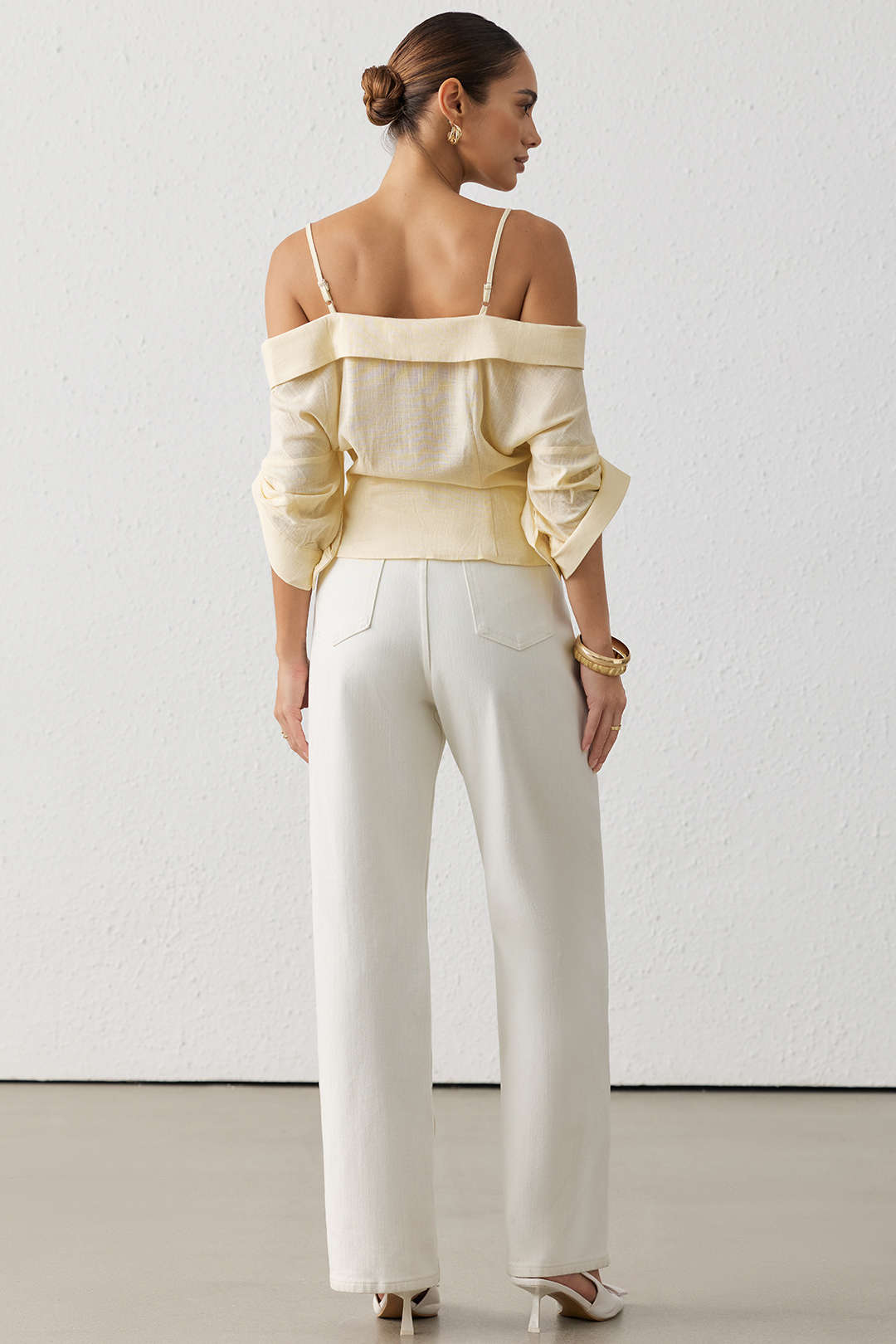Linnen metallic blouse met knoopjes, ruches en korte mouwen
