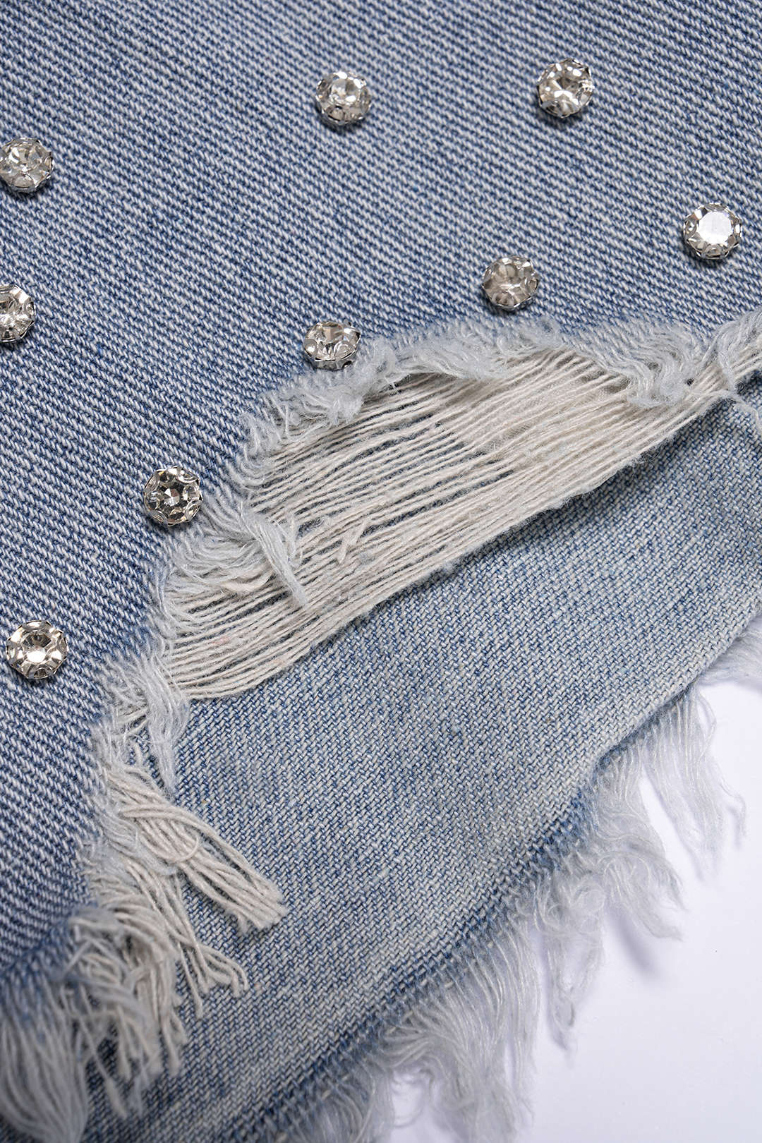 Denim ripped short met strass