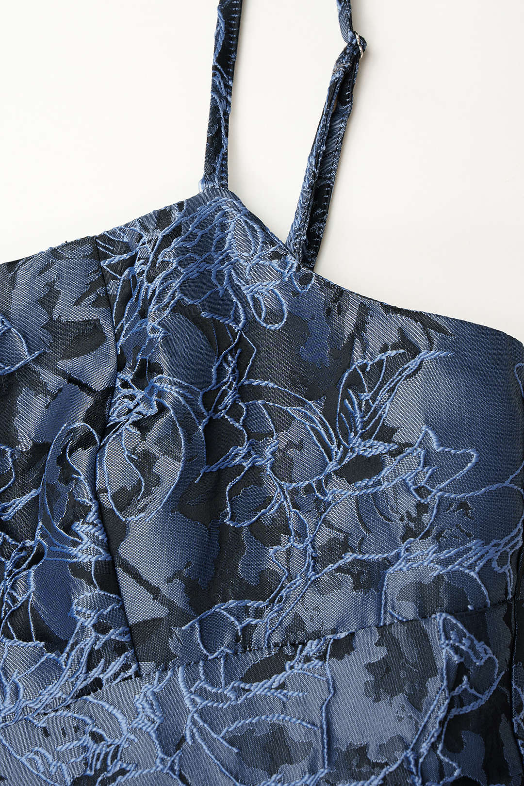 Jacquard mouwloze minijurk met spaghettibandjes en ruches