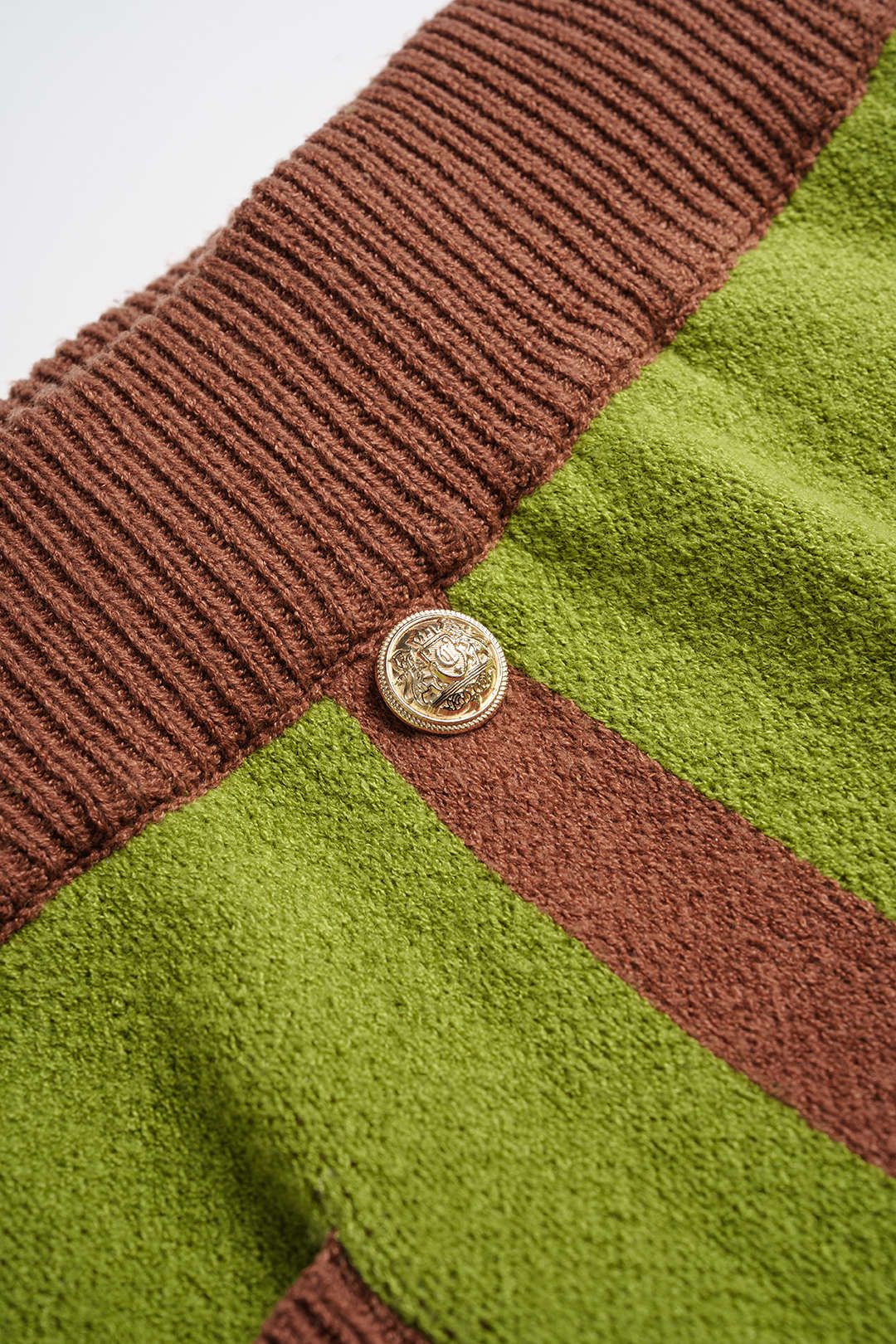Gebreide rok met knoopjes en hoge taille