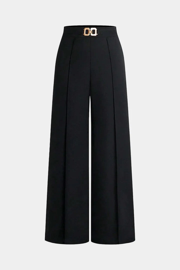 Solid trousers with a belt and wide legs