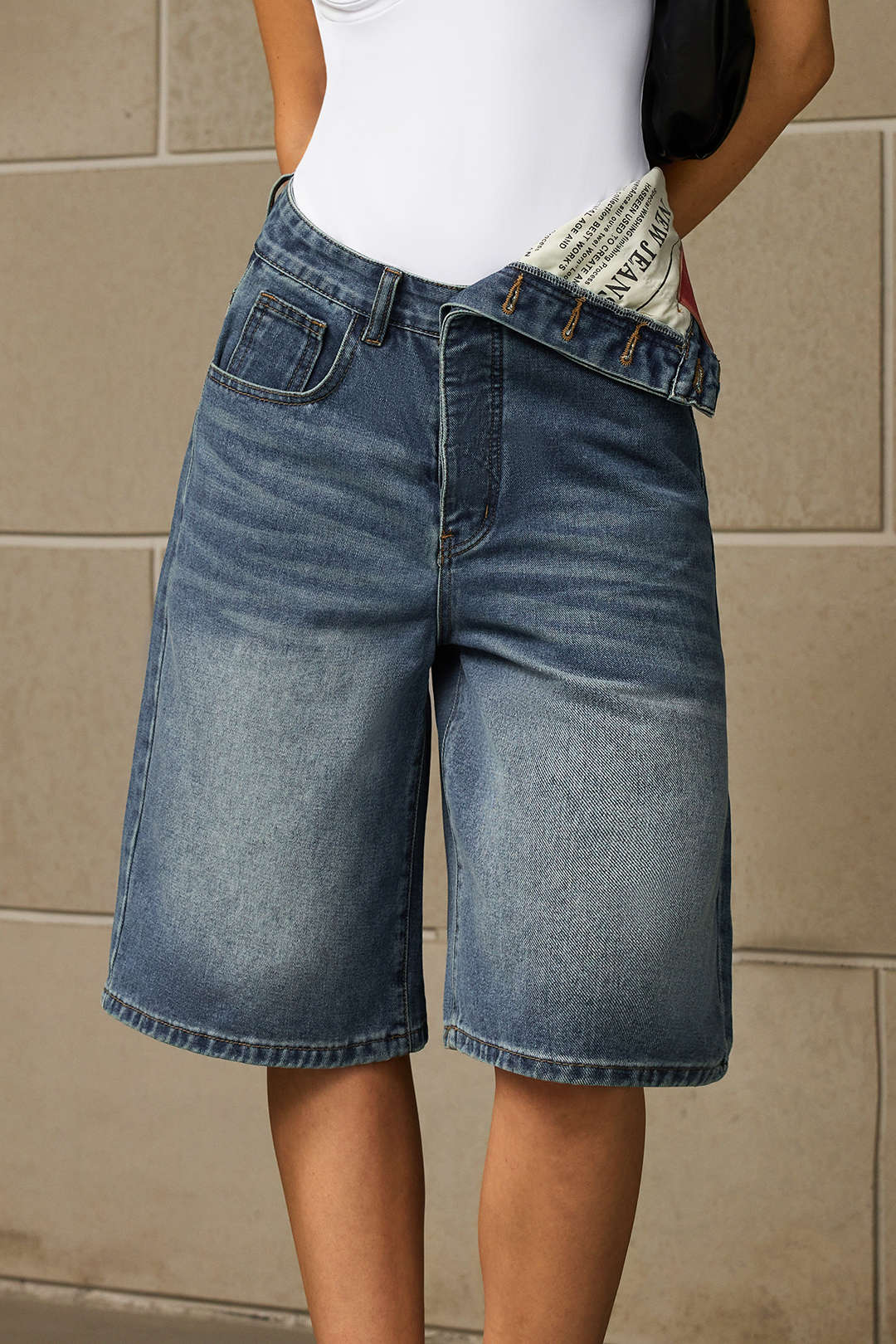 Clara - Denim asymmetrische short met zakken