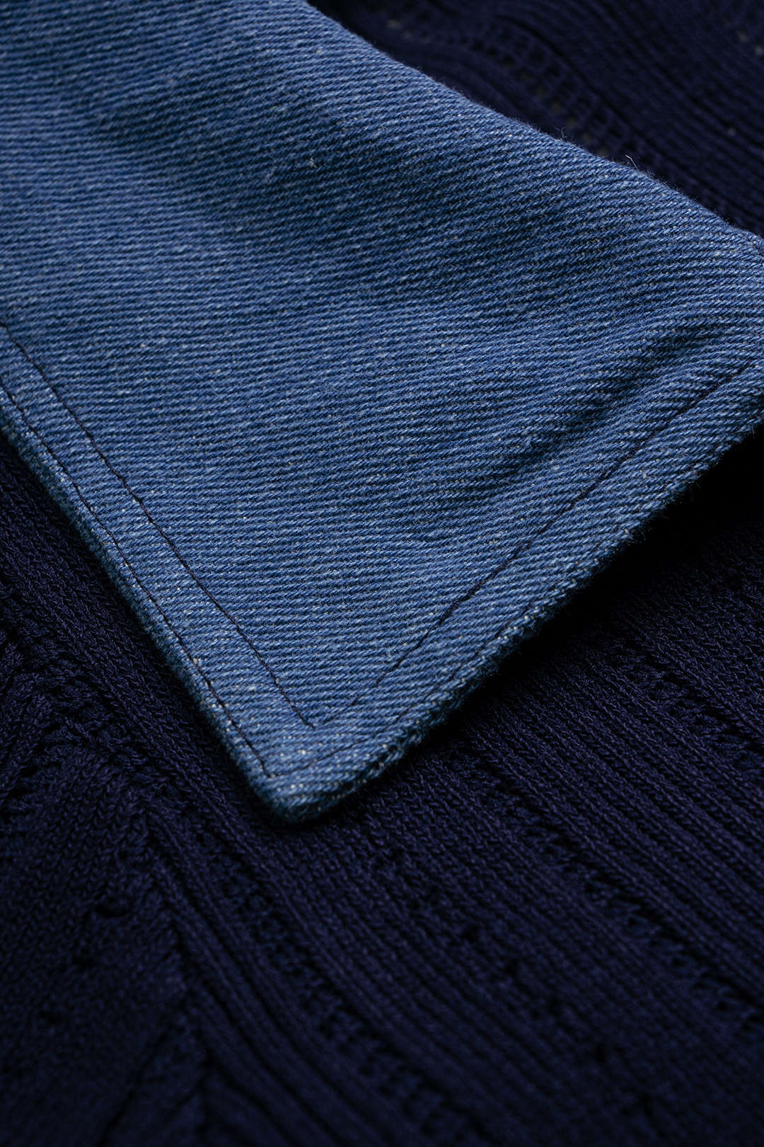 Gebreide patchwork maxijurk met revers en knoopjes
