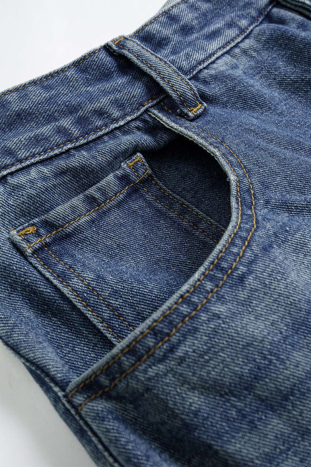 Asymmetrische jeans met hoge taille