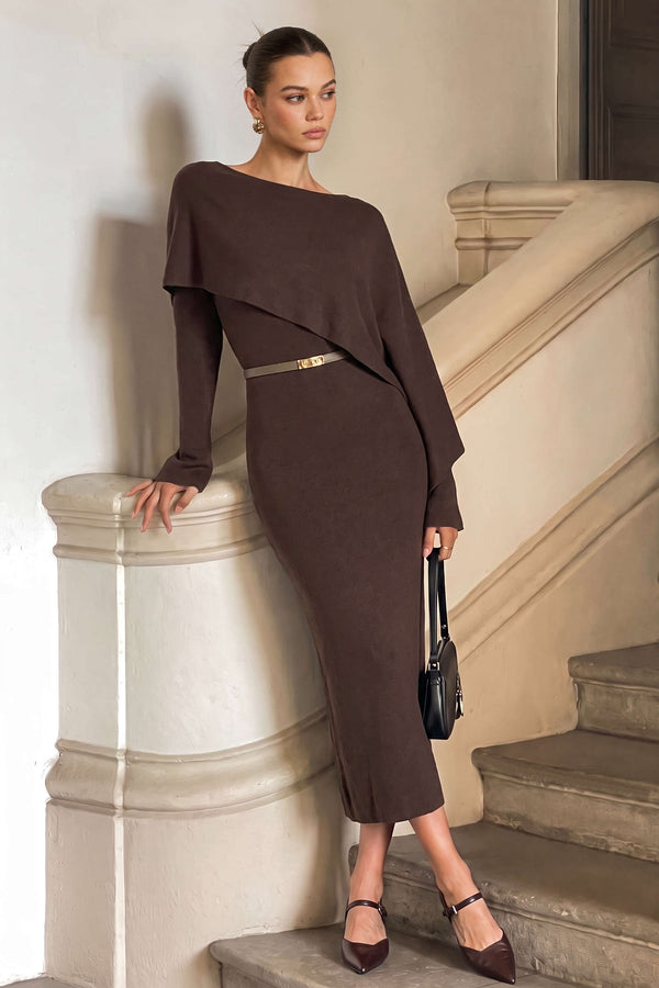 Gebreide asymmetrische maxijurk met riem en lange mouwen