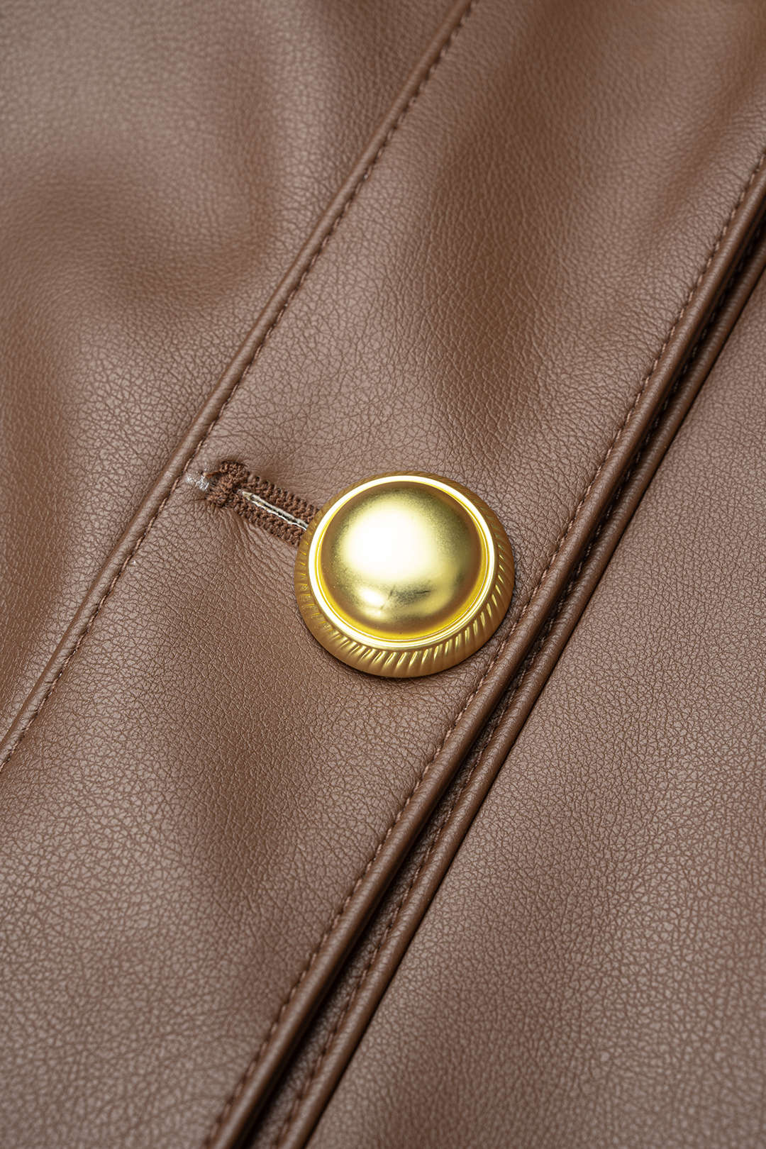 Aya - Leren-look jasje met knoopjes