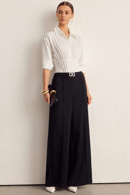 Solid trousers with a belt and wide legs