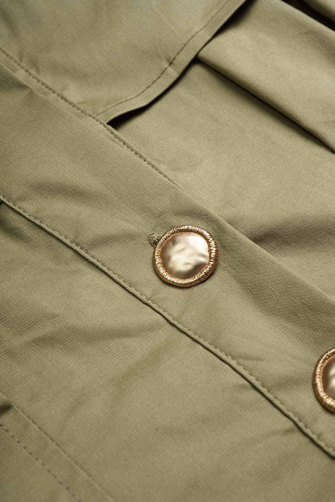 Blouse met reverskraag, ruches en korte mouwen