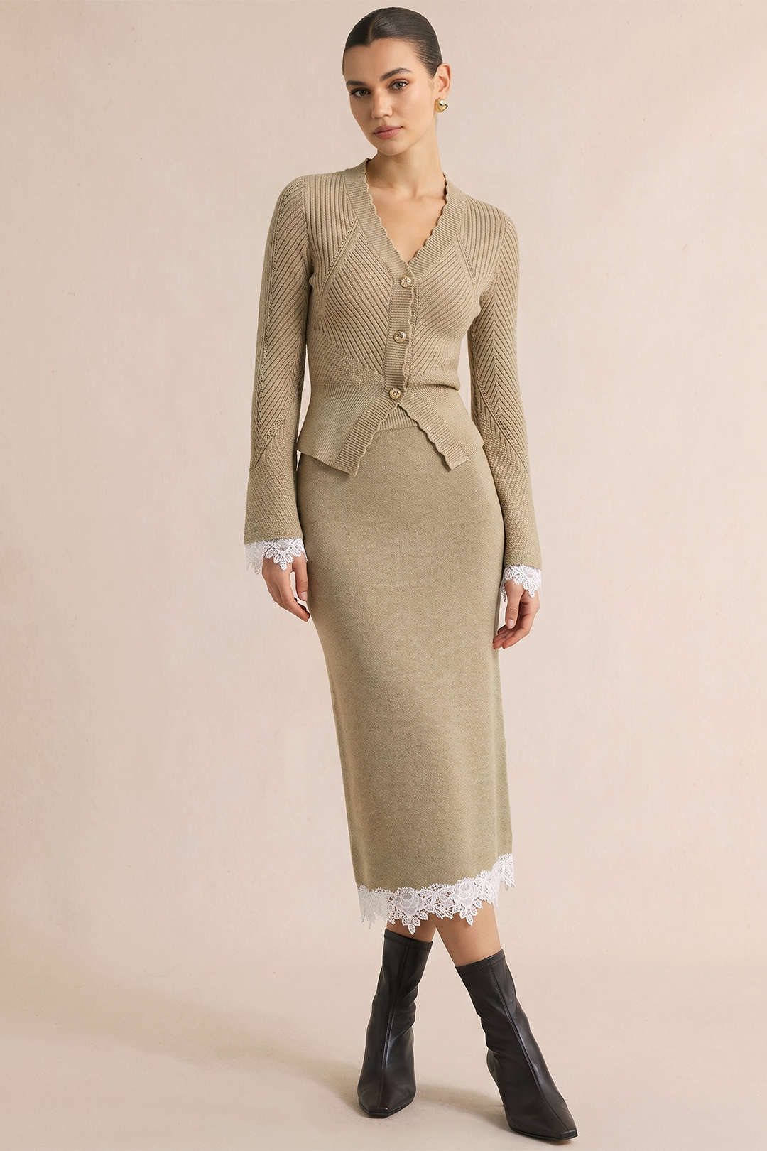 Quinn - Gebreide set met vest en rok