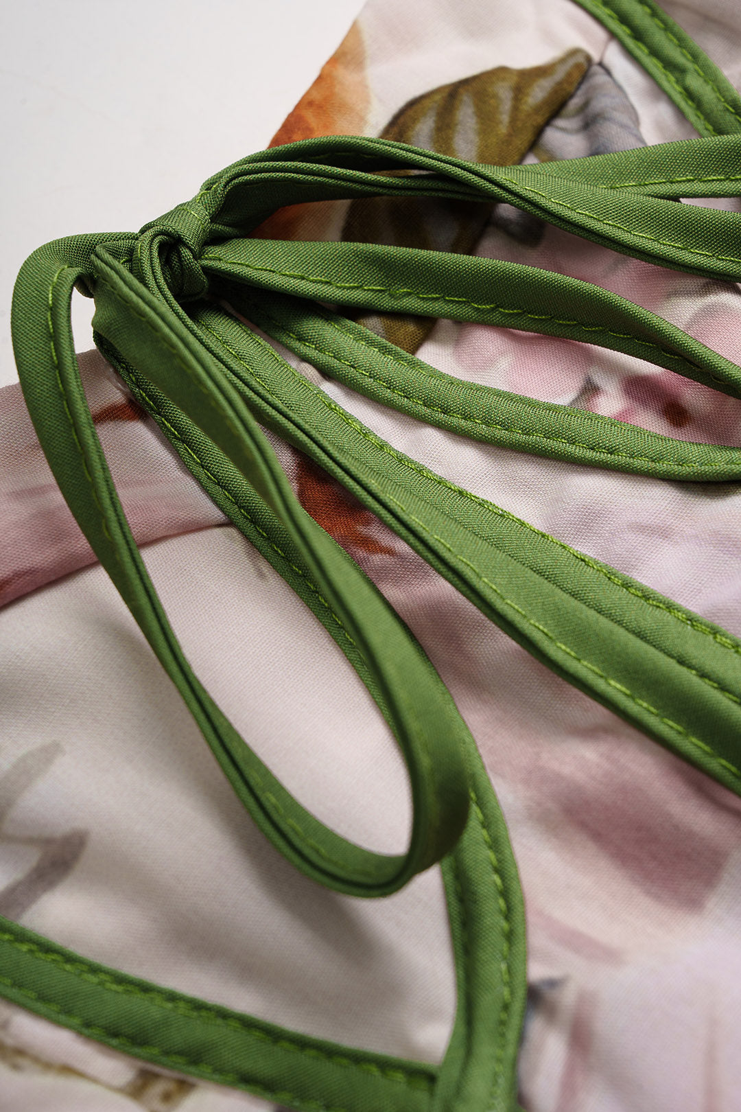 Bloemenprint mouwloze maxijurk met strik en spaghettibandjes