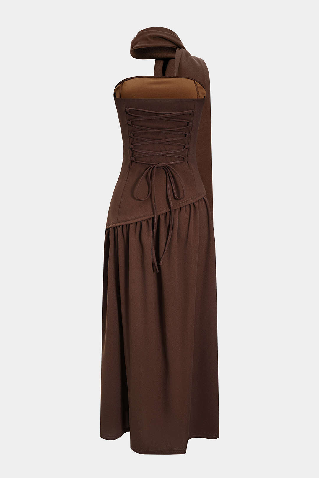 Satijnen maxijurk met ruches, split en strapless pasvorm