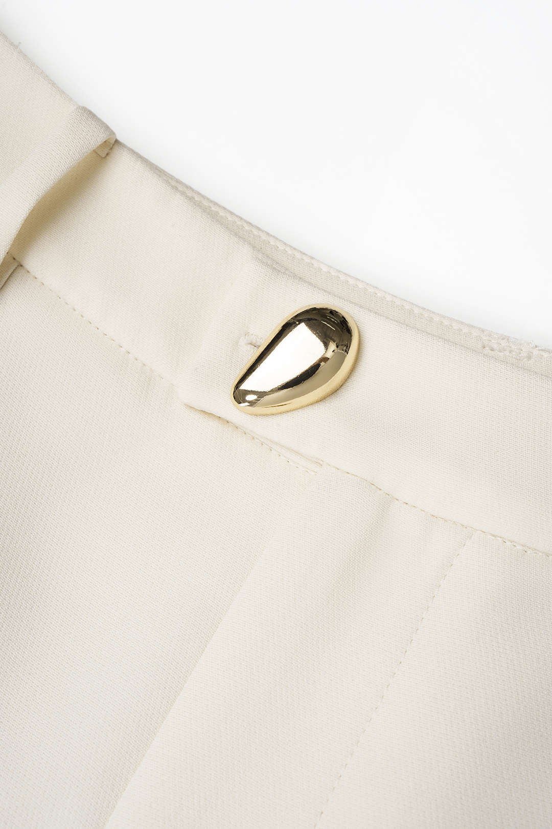 Sofie - Metallic broek met knoopjes en wijde pijpen