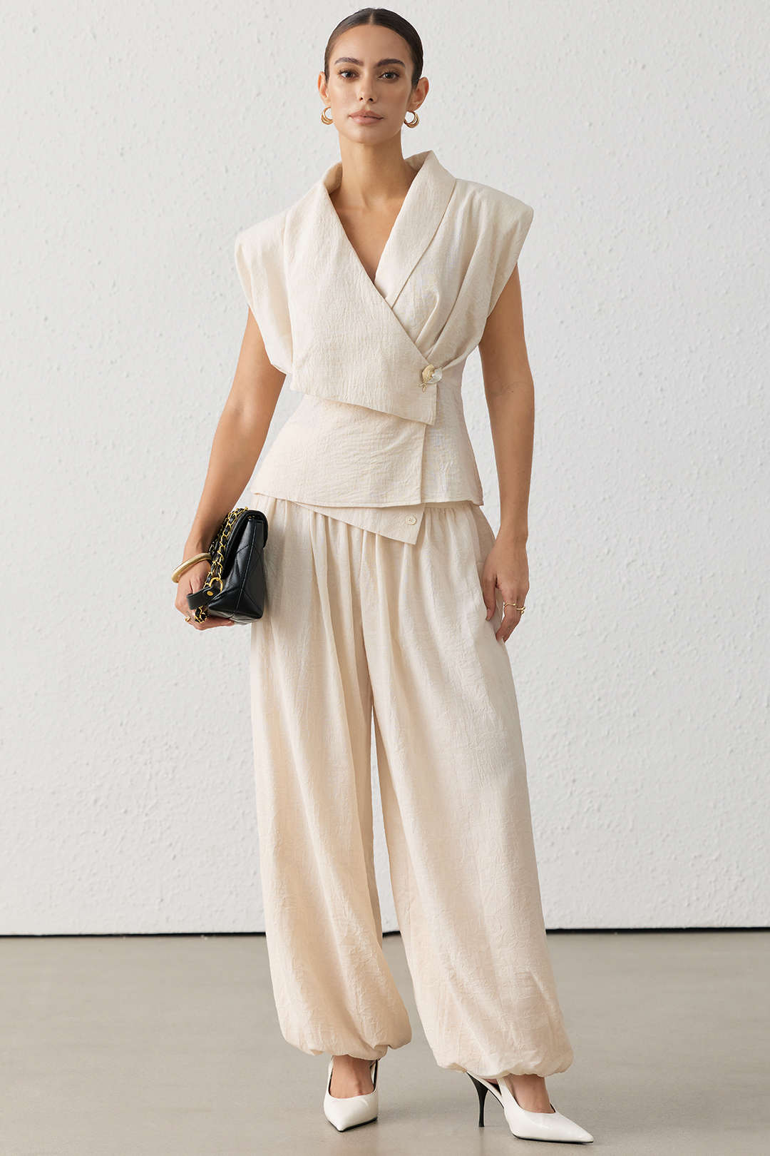 Asymmetrische blouse met V-hals en ruches