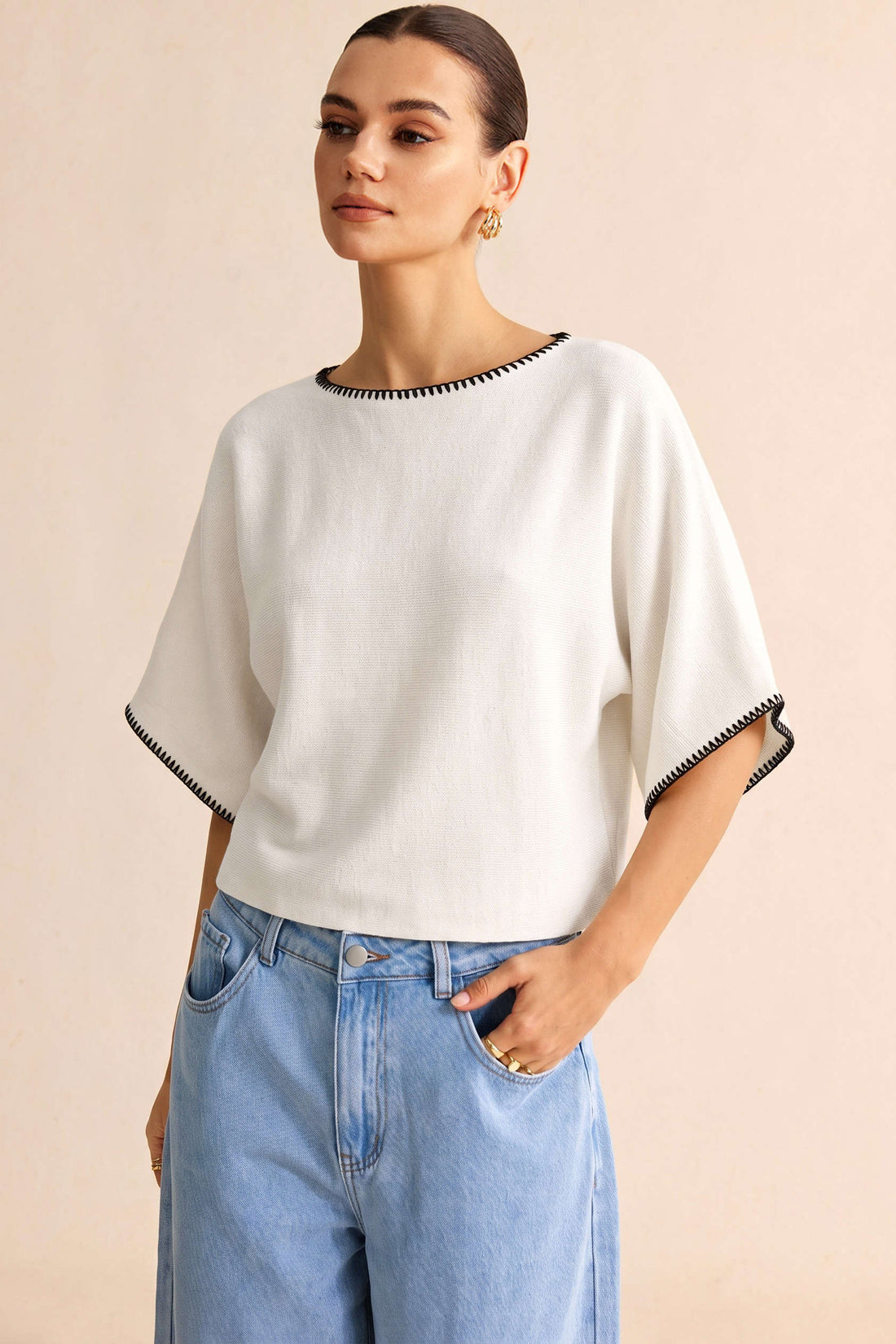 Gebreide blouse met borduursel en korte mouwen
