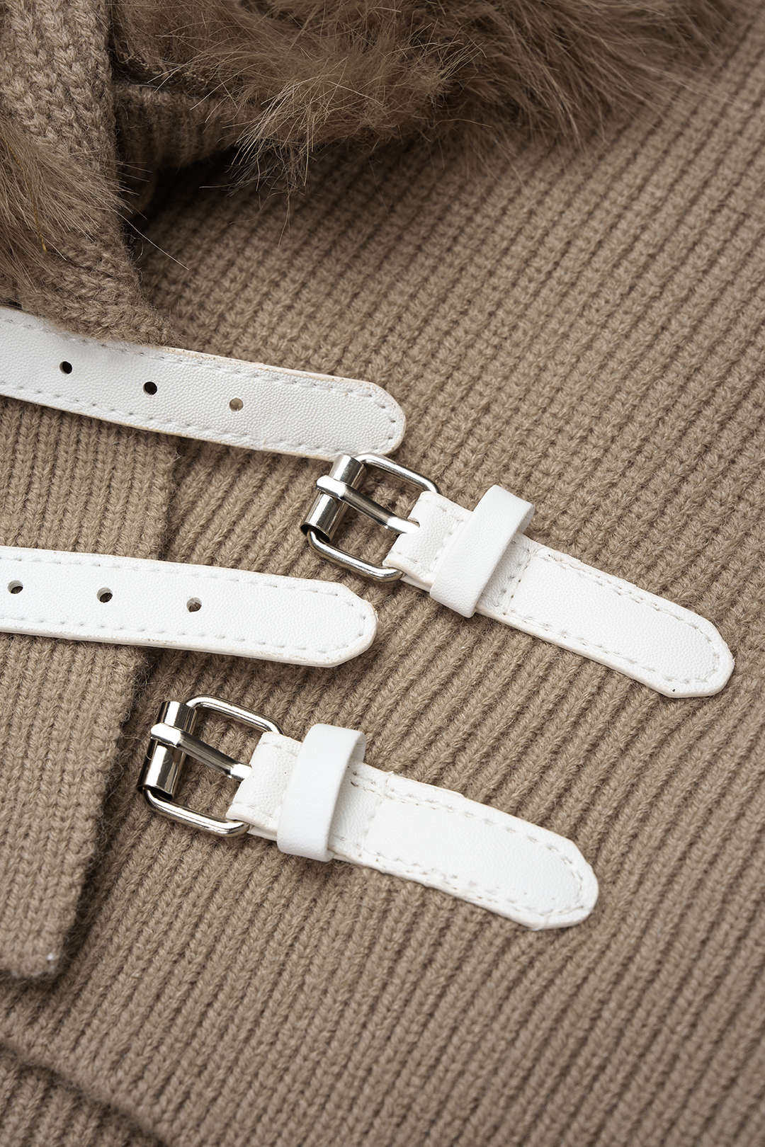 Gebreid patchwork vest met riem