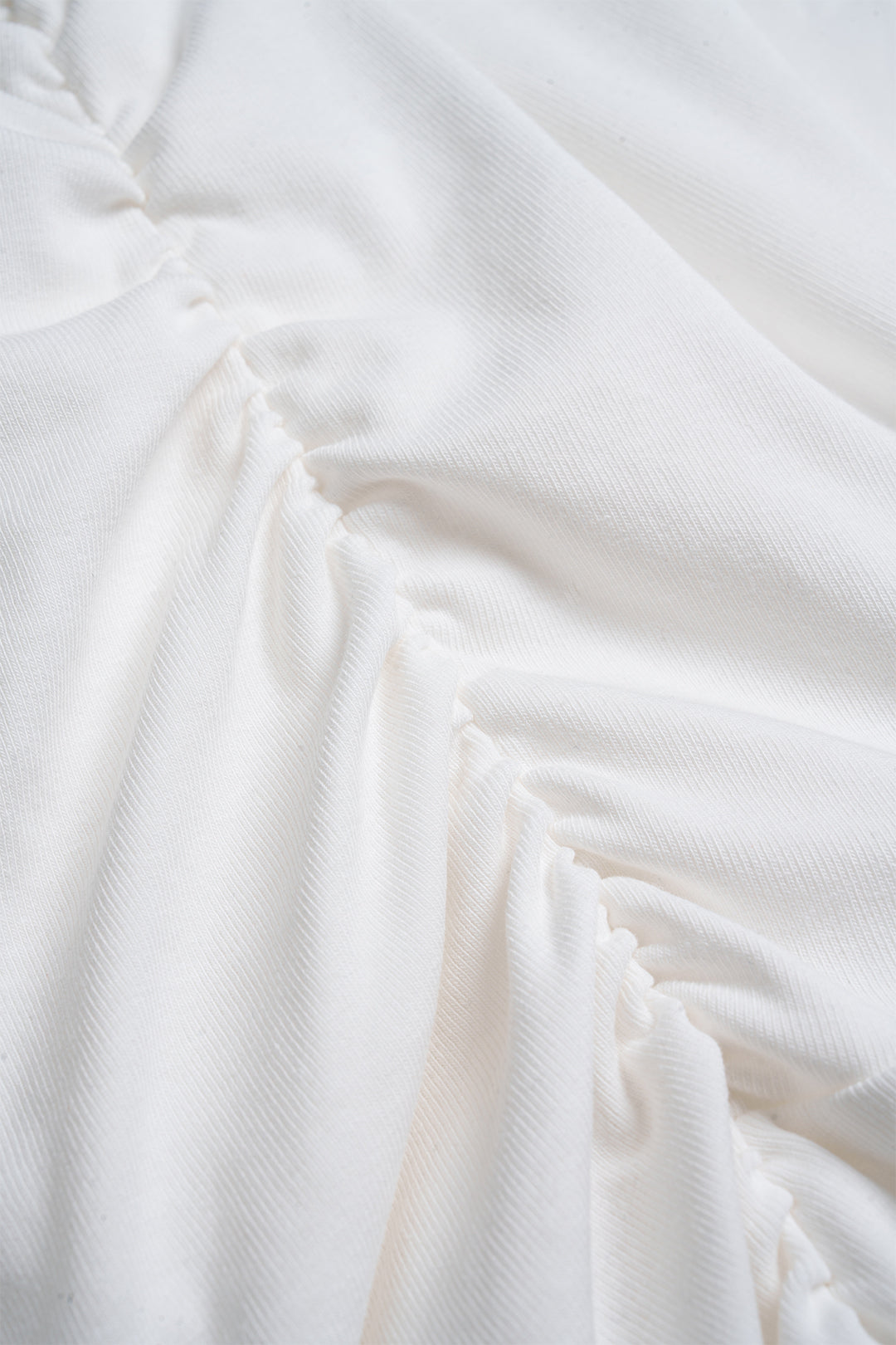 Mira - Minijurk met ruches, gedraaid detail en knoopdetail