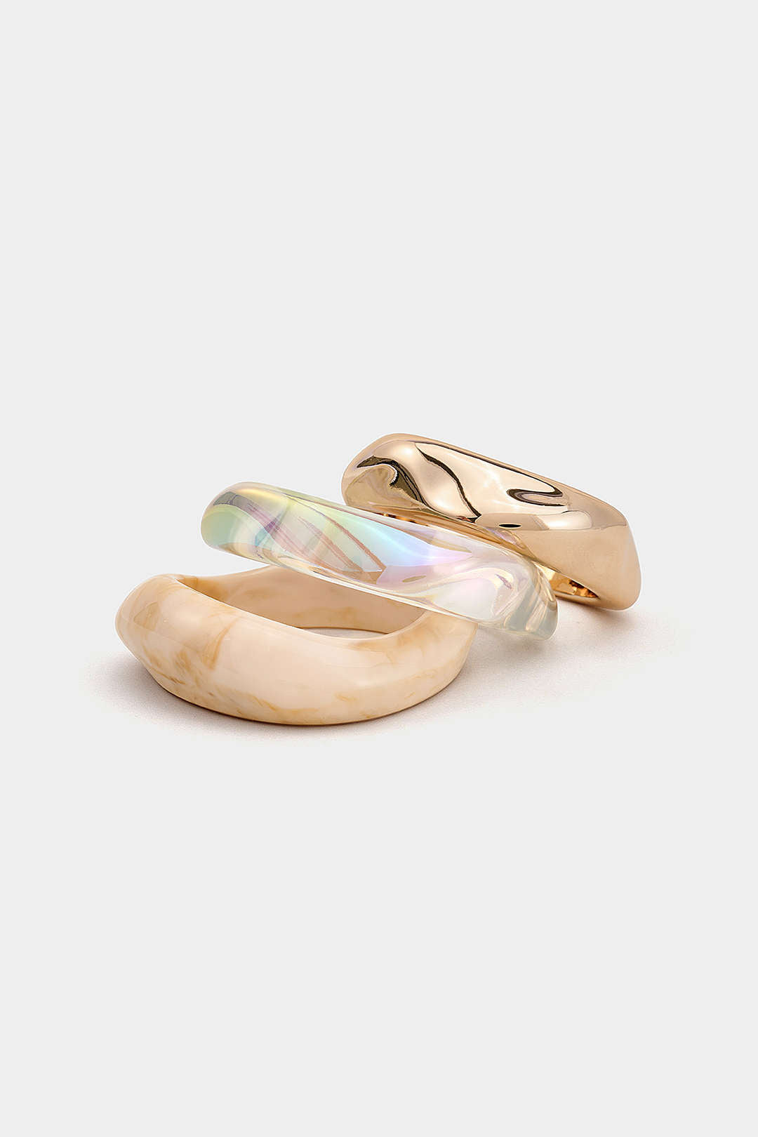 Onregelmatige armbanden van hars