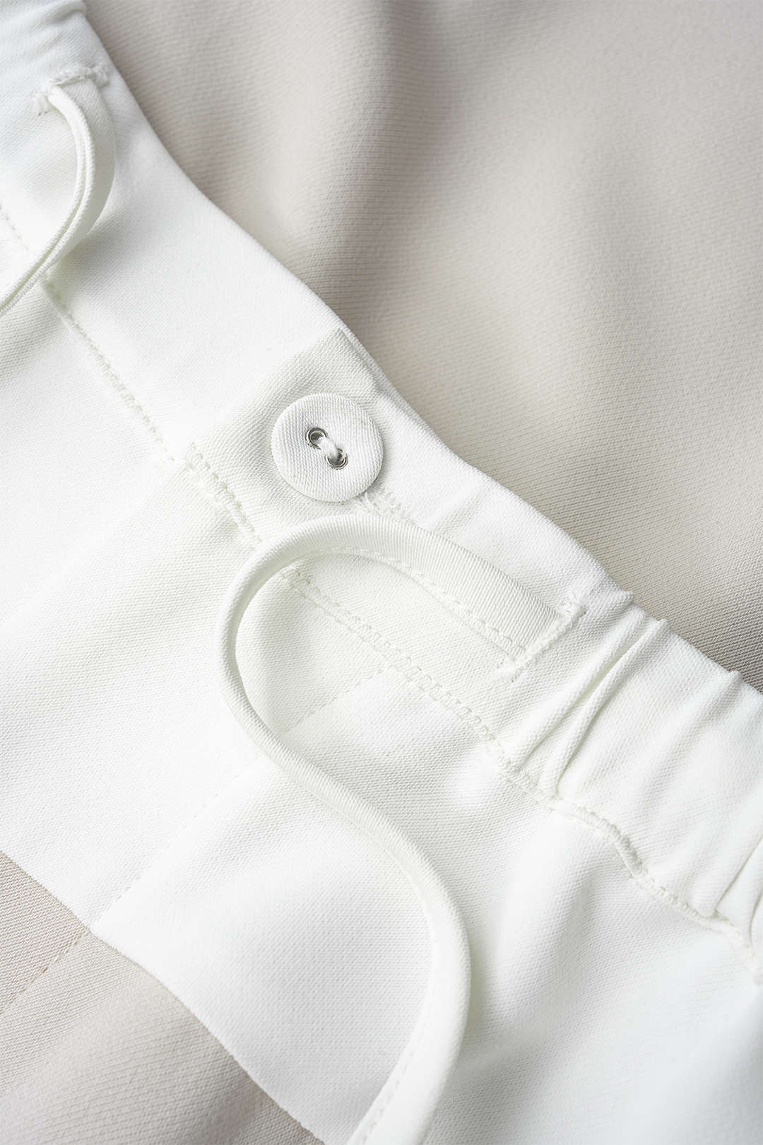 Broek met trekkoord en wijde pijpen