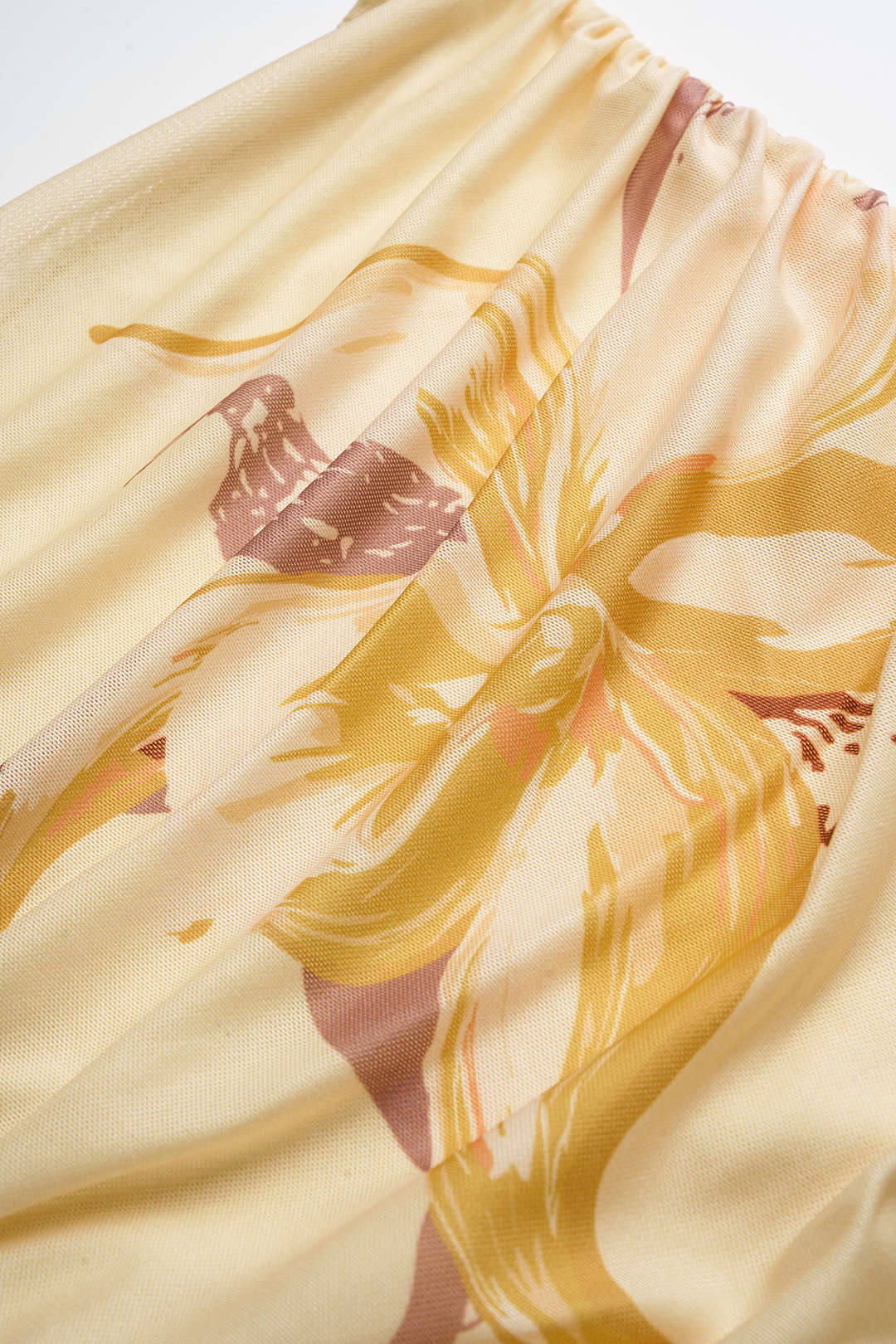 Bloemenprint mesh midijurk met ruches en strapless pasvorm
