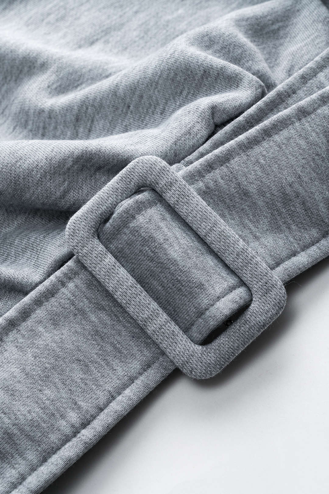 Sweater met ronde hals, riem en lange mouwen