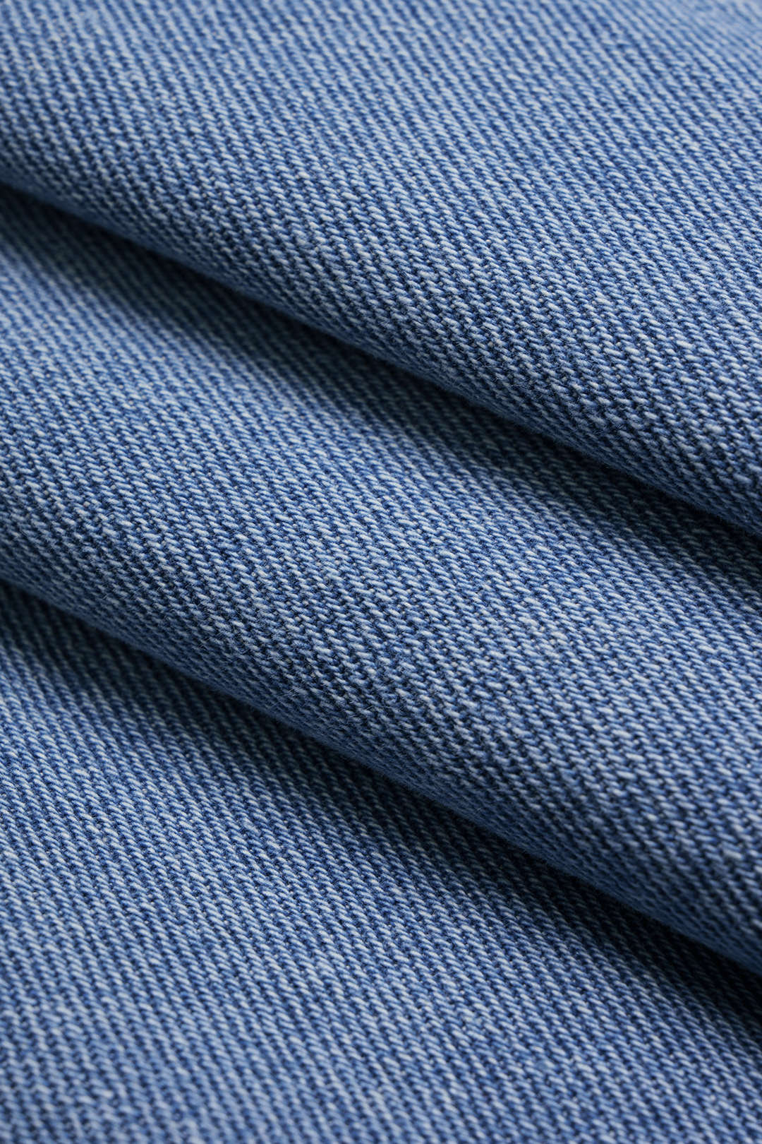 Denim mouwloze jurk met halternek, V-hals en uitsnijding