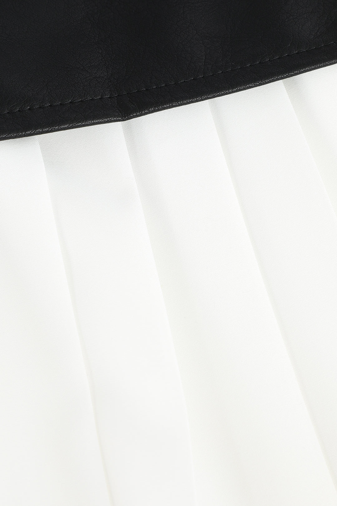 Geplooide leren-look midirok